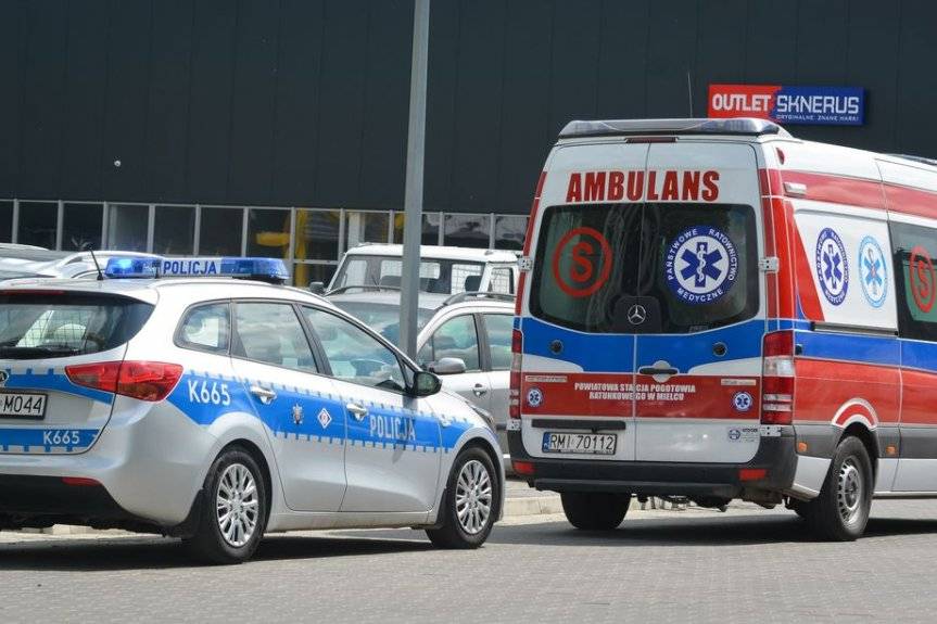 Zderzenie motoroweru z osobówką