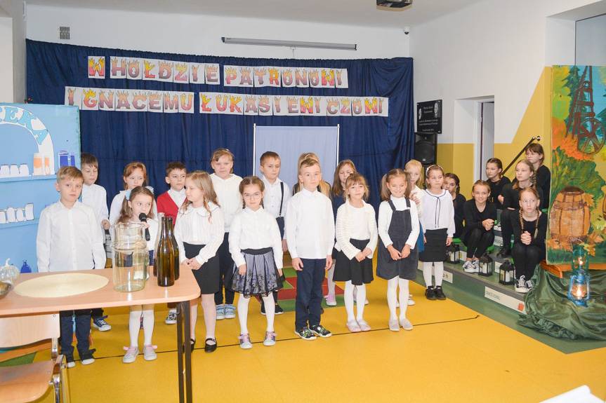 Szkoła w Wietrznie uczciła pierwszą rocznicę nadania imienia Łukasiewicza