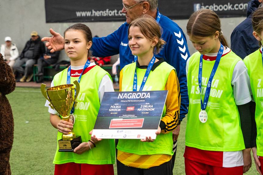 Dziewczęta z Rogów w czołówce wojewódzkiego turnieju