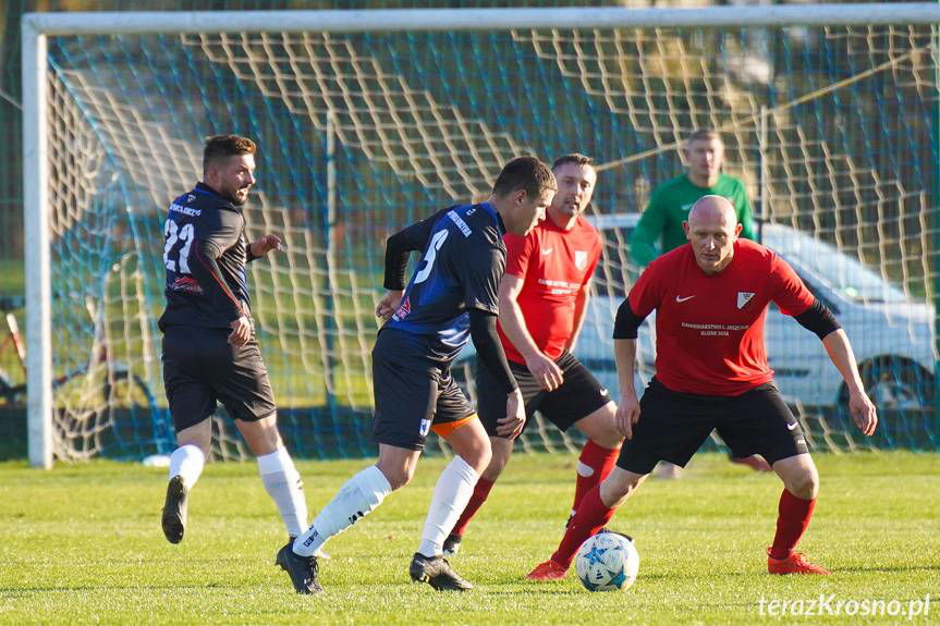 Emocjonujące derby zakończone zwycięstwem Iskry Iskrzynia [ZDJĘCIA]