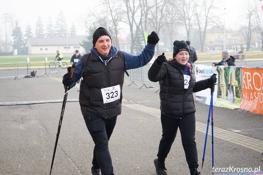 Krośnieński Bieg Niepodległości: Dekoracja zwycięzców i emocje na mecie [ZDJĘCIA]