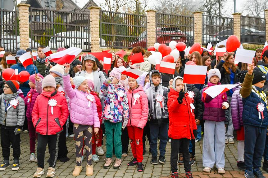 Szkolny apel z okazji Święta Niepodległości w Rymanowie