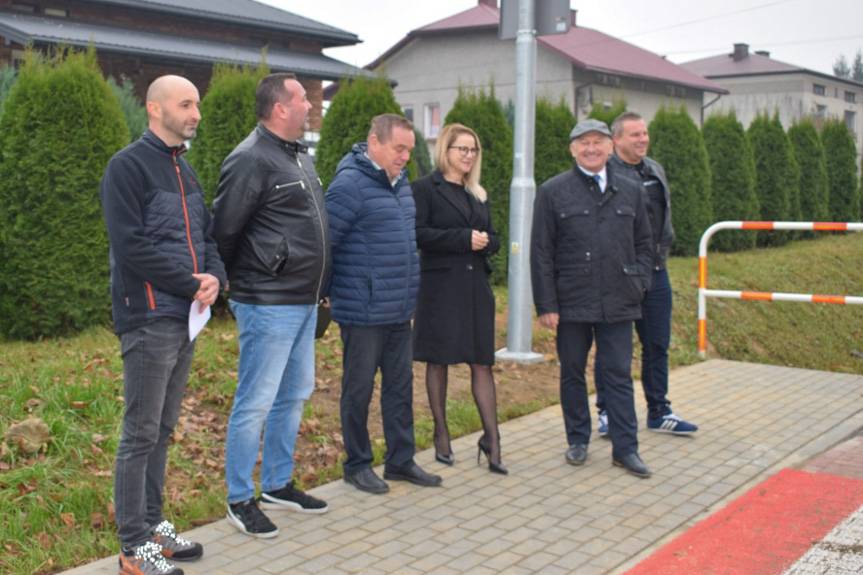 Nowe chodniki i bezpieczne przejście. Zakończono inwestycję drogową w Bratkówce