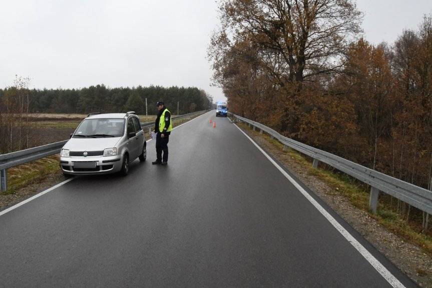 Wypadek drogowy w Krawcach. Potrącona rowerzystka
