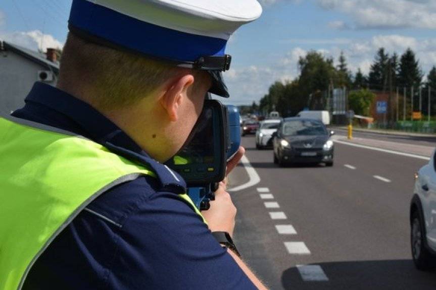 Jechał 104 km/h. Stracił prawo jazdy i otrzymał wysoki mandat