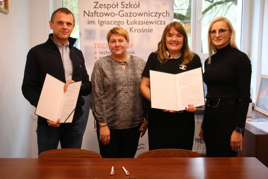 Naftówka i Eurosim3. Podpisano umowę o współpracy