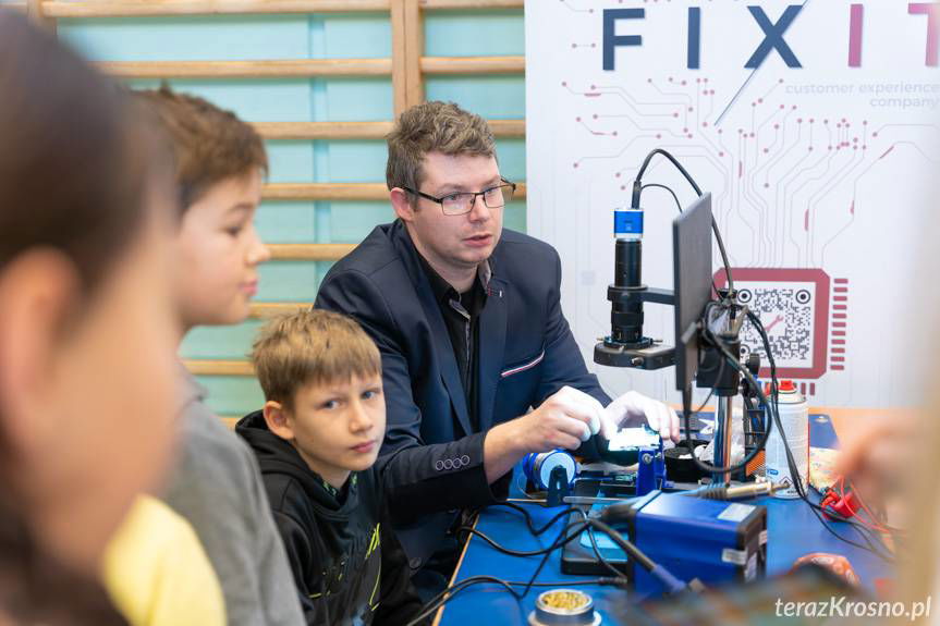 Zawody robotów w Krośnie zaskoczyły kreatywnością [ZDJĘCIA]