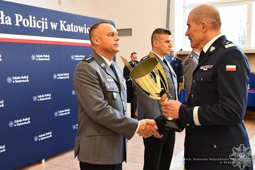 Dyżurny z Brzozowa najlepszy w kraju