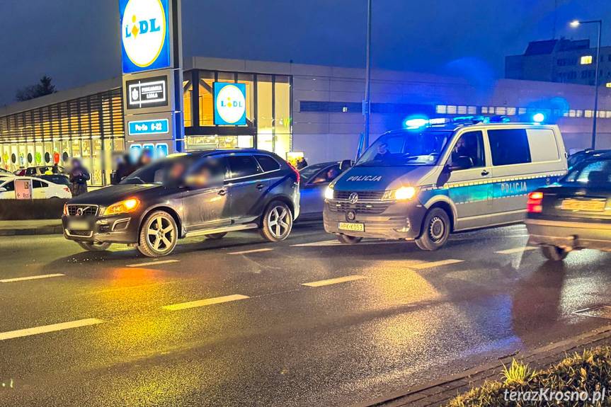 Zderzenie na Lwowskiej dwóch samochodów