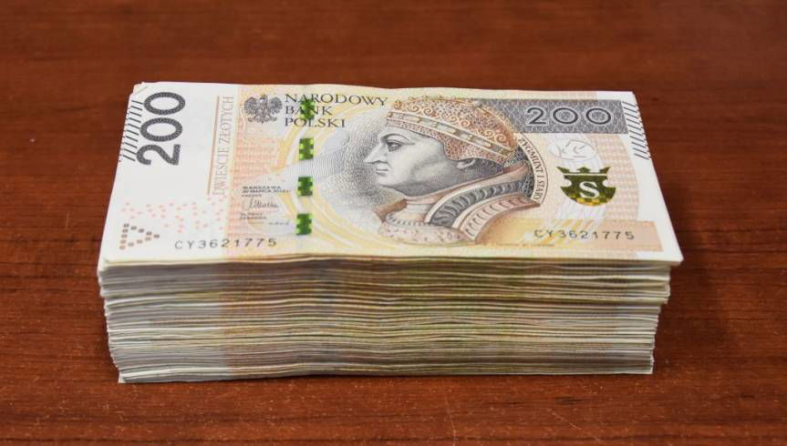 Małżeństwo z Krosna ofiarami oszusta. Zatrzymano 22-latka