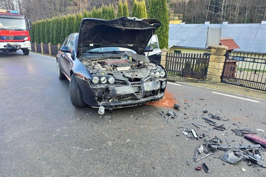 Wypadek w Warze. Trzy osoby w szpitalu