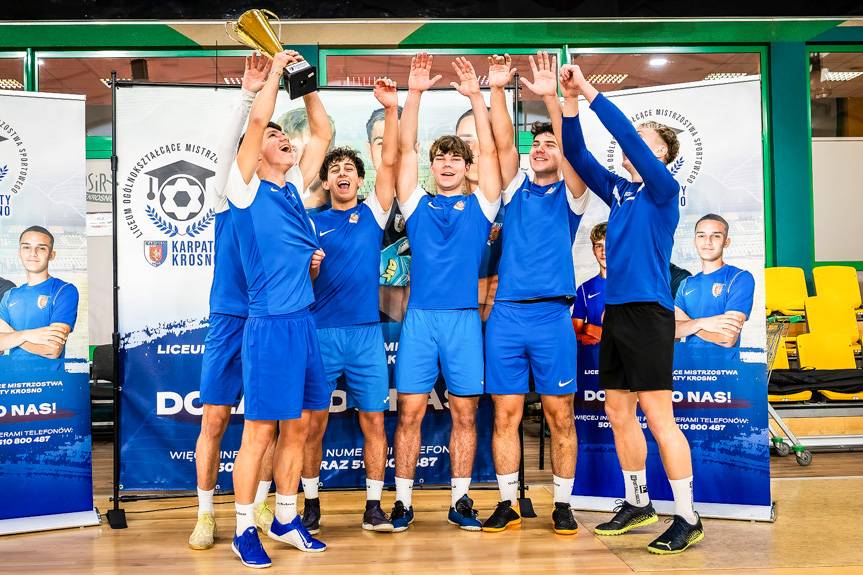 Turniej Wigilijny LOMS Karpaty Krosno