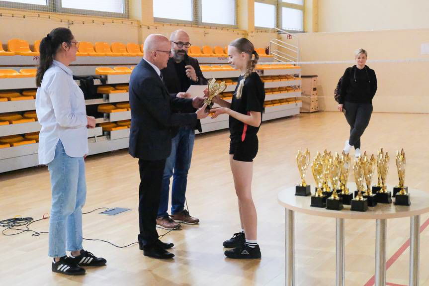 Sportowe emocje w Głowience - IV Świąteczny Turniej Badmintona za nami