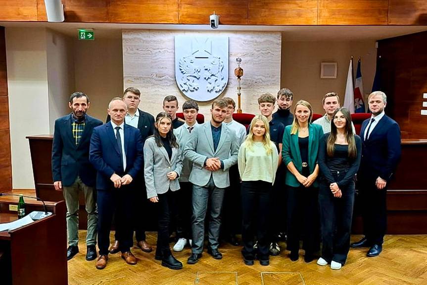 Młodzieżowi radni z Iwonicza-Zdroju na sesji wojewódzkiego sejmiku