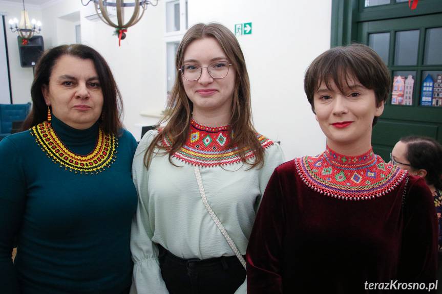 Ikony i krywulka łemkowska na dworcu w Targowiskach