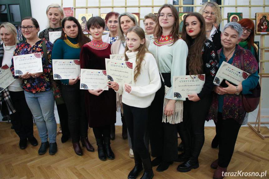 Ikony i krywulka łemkowska na dworcu w Targowiskach