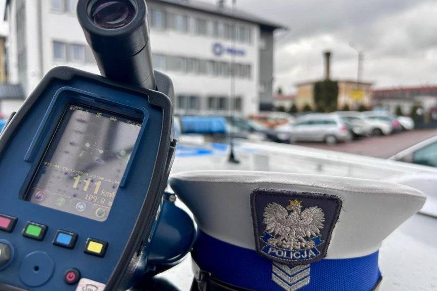 Policjanci z Brzozowa zakończyli brawurową jazdę kierującego alfą