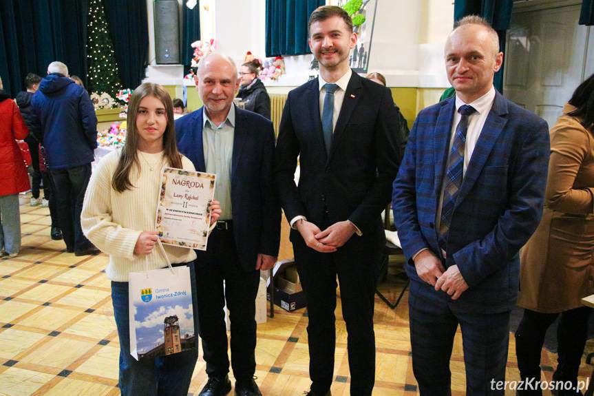 W oczekiwaniu na Boże Narodzenie. Kiermasz świąteczny w Iwoniczu-Zdroju [ZDJĘCIA]