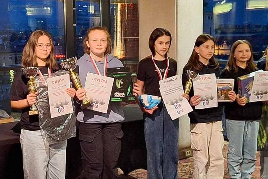 Szachiści z Rogów wicemistrzami województwa