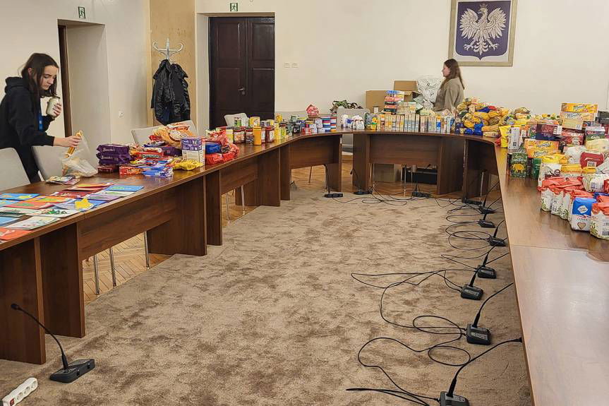 Świąteczna radość dotarła do samotnych seniorów