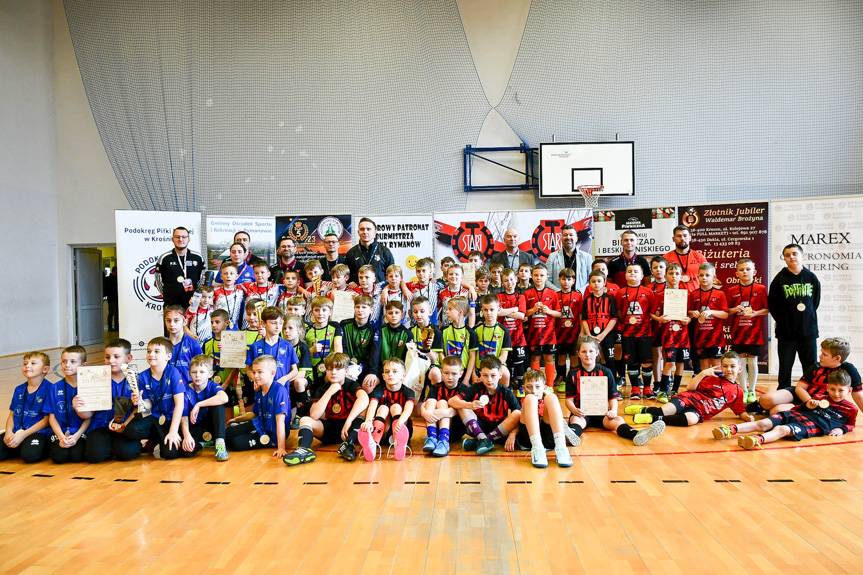 Młodzi piłkarze walczyli w świątecznym turnieju w Sieniawie