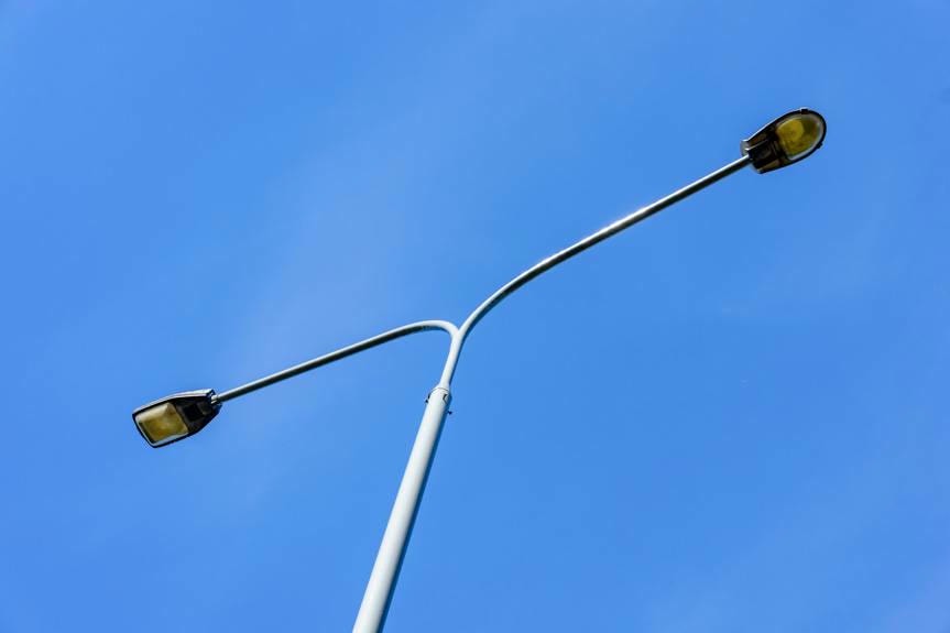 Wójt gminy Wojaszówka: ktoś uszkodził sterowanie oświetlenia ulicznego