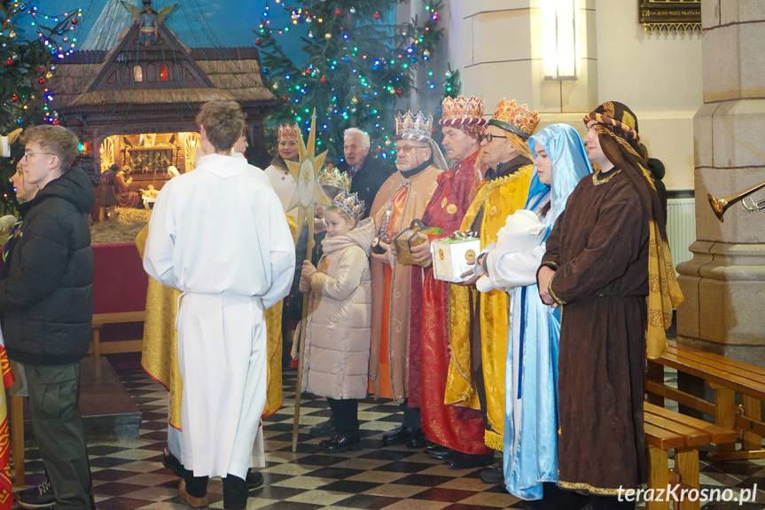 Lubatowa. Uroczysty orszak w święto Trzech Króli
