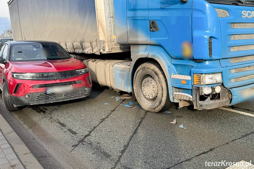 Krosno. Trzy kolizje niemal w tym samym czasie