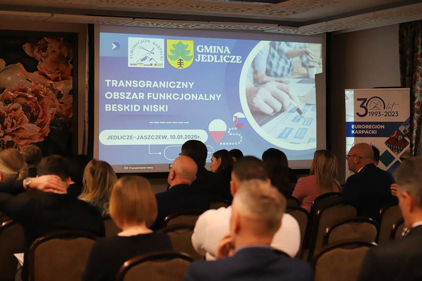 Liderzy samorządów z Polski i Słowacji obradowali w Dworze Stojowskich