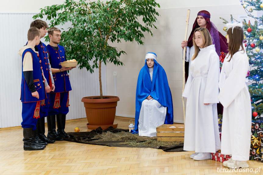 Talenty dzieci i młodzieży z powiatu krośnieńskiego. Finał konkursu w Iwoniczu [ZDJĘCIA]