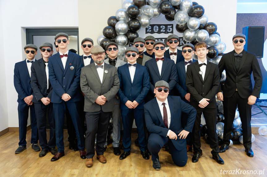 Studniówka 2025 maturzystów z Jedlicza. Bal, który na długo zostanie w pamięci [ZDJĘCIA]