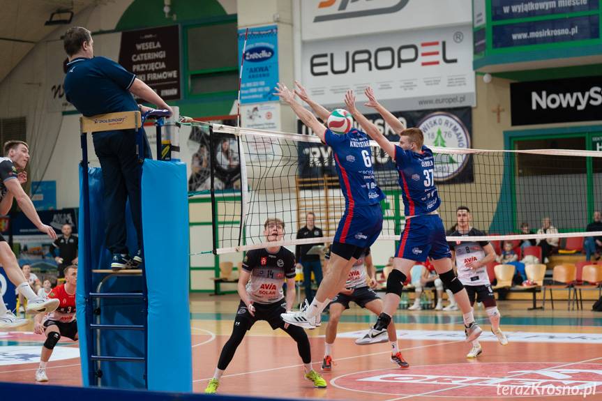 Siatkarska wojna nerwów w Krośnie. AVIA pokonała Karpaty w tie-breaku