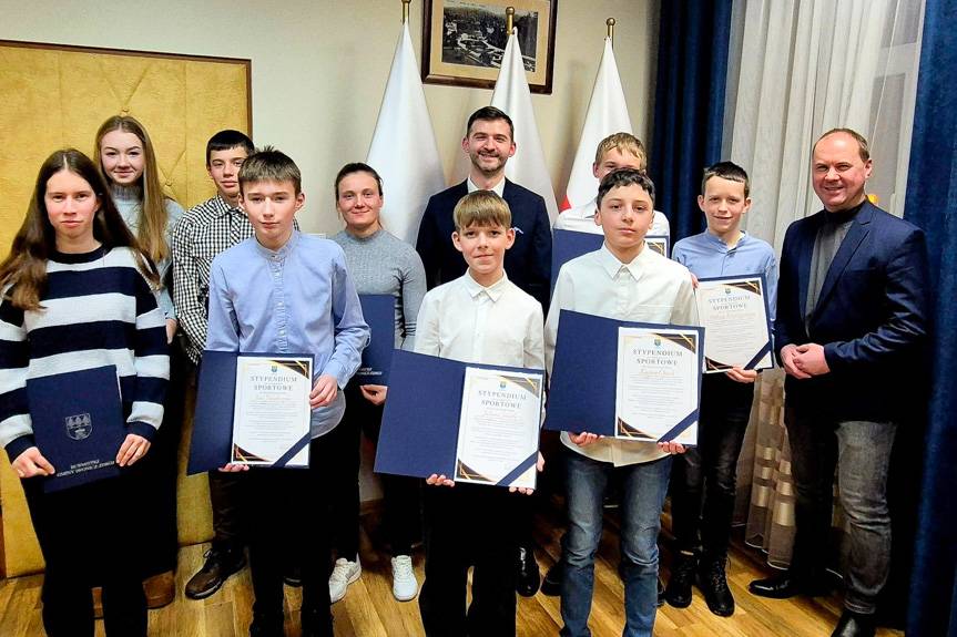 Dziewięcioro sportowców z Gminy Iwonicz-Zdrój ze stypendiami na 2025 rok