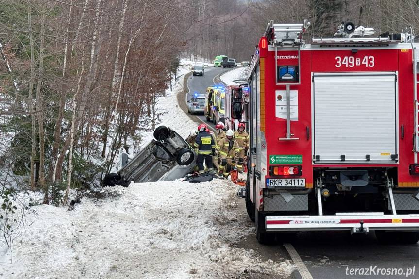 Węglówka. Dachowanie samochodu