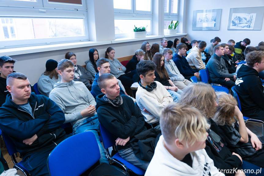 Inauguracja kampanii #WIDOCZNIWMROKU w Krośnie