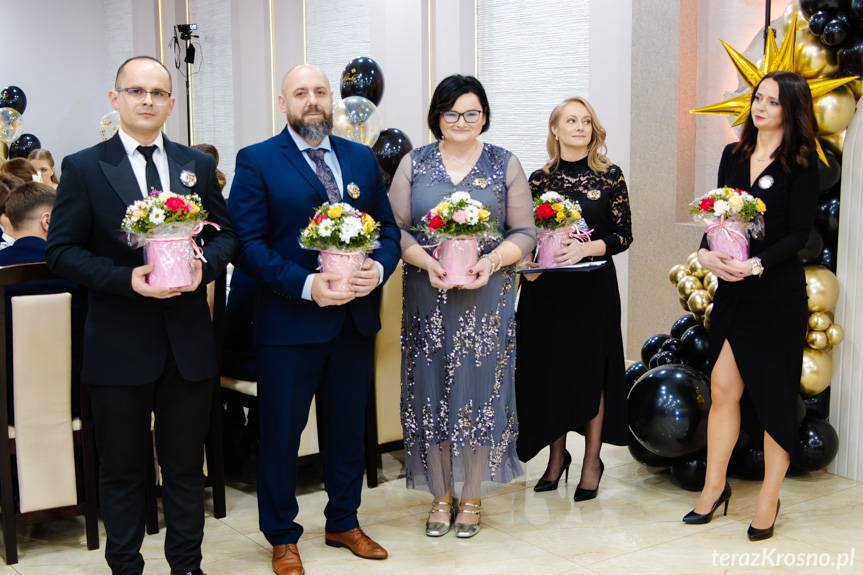 Bal studniówkowy maturzystów Liceum Ogólnokształcącego w Rymanowie [ZDJĘCIA]