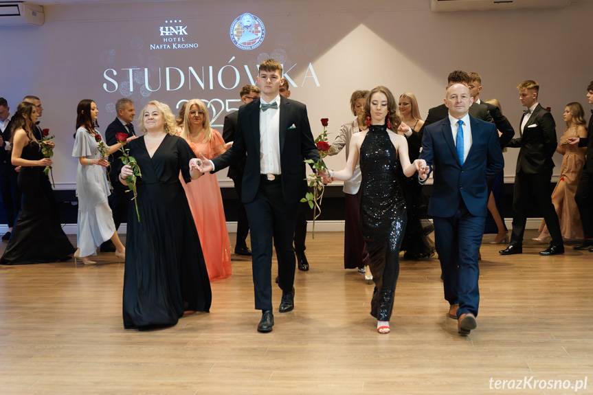 Studniówka uczniów "Budowlanki". Fantastyczna zabawa do rana [ZDJĘCIA]