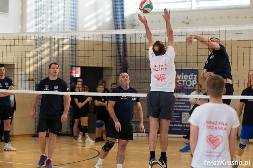 Siatkarskie zmagania dla WOŚP. Drużyny walczyły o puchar poseł Joanny Frydrych