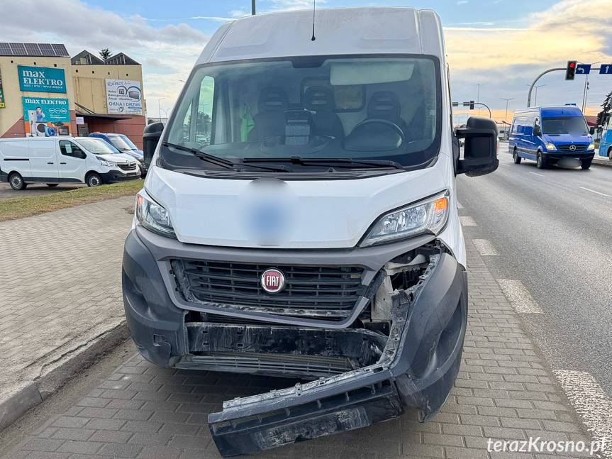 Poranna kolizja na skrzyżowaniu w Krośnie