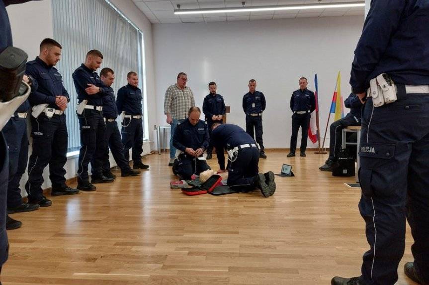 Ratowanie życia tematem policyjnego szkolenia