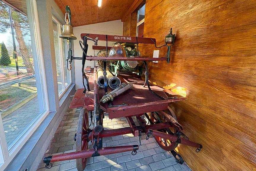 Strażacy stworzyli nowe miejsce dla zabytkowego sprzętu – wybudowali wozownię