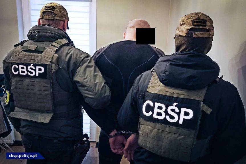 Spektakularna akcja CBŚP w powiecie krośnieńskim. Zatrzymano handlarzy narkotyków