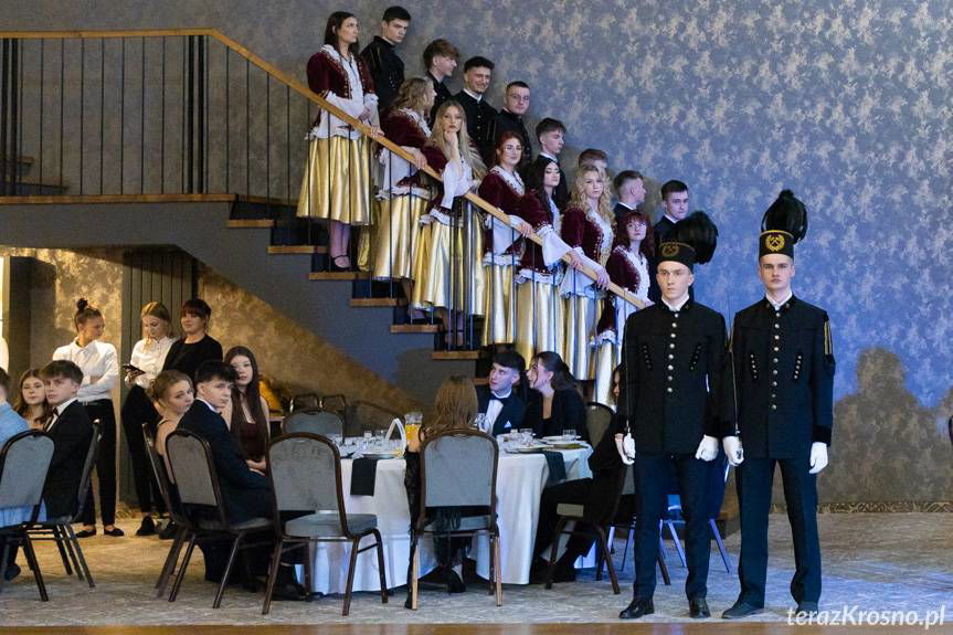 Studniówka 2025. Wyjątkowy wieczór maturzystów "Naftówki" [ZDJĘCIA]