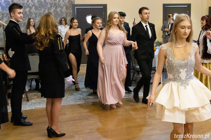 Studniówka 2025. Wyjątkowy wieczór maturzystów "Naftówki" [ZDJĘCIA]