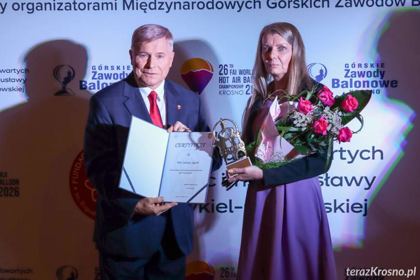 Bal Otwartych Serc w Krośnie. Goście otworzyli serca i portfele dla potrzebujących [ZDJĘCIA]