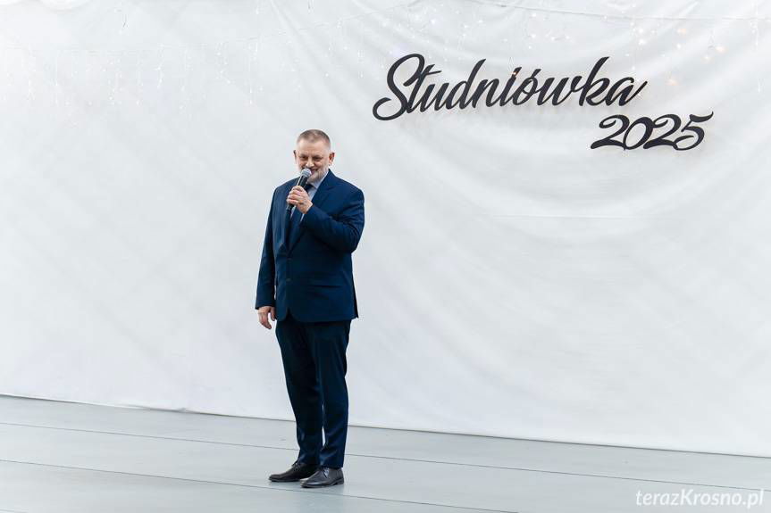 Studniówka maturzystów II LO w Krośnie - ostatnia prosta przed maturą [ZDJĘCIA]