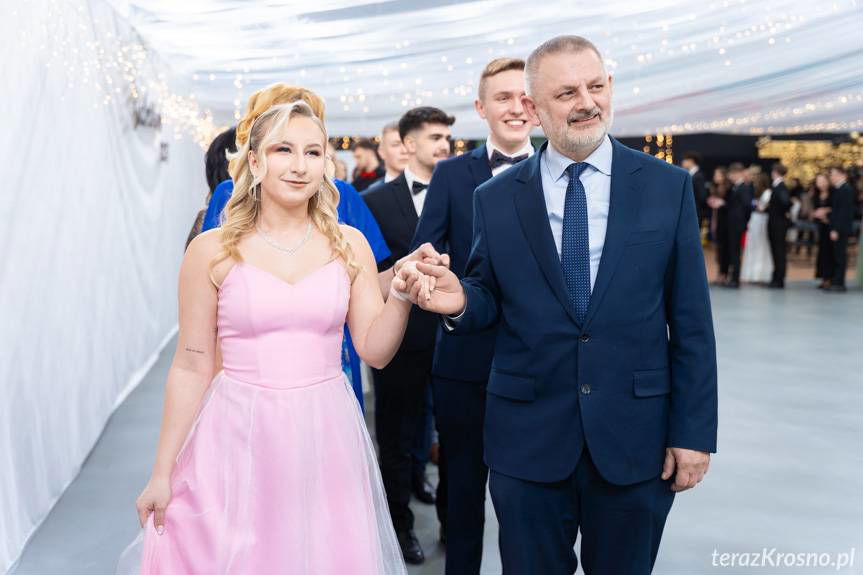 Studniówka maturzystów II LO w Krośnie - ostatnia prosta przed maturą [ZDJĘCIA]