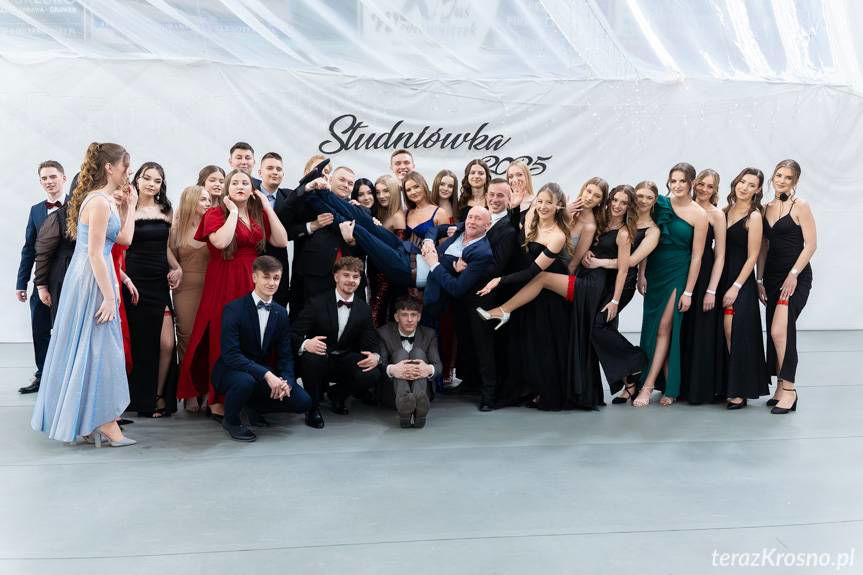 Studniówka maturzystów II LO w Krośnie - ostatnia prosta przed maturą [ZDJĘCIA]