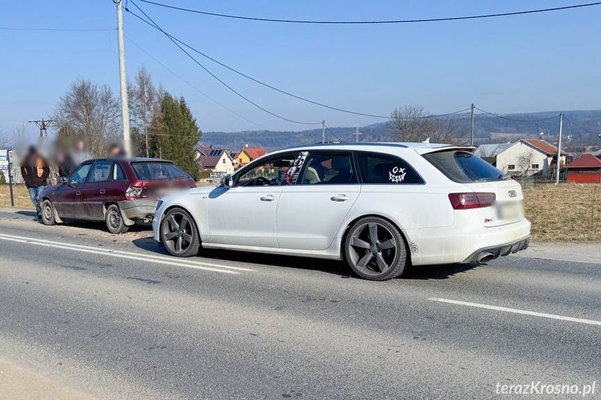 Zderzenie samochodów w Ustrobnej