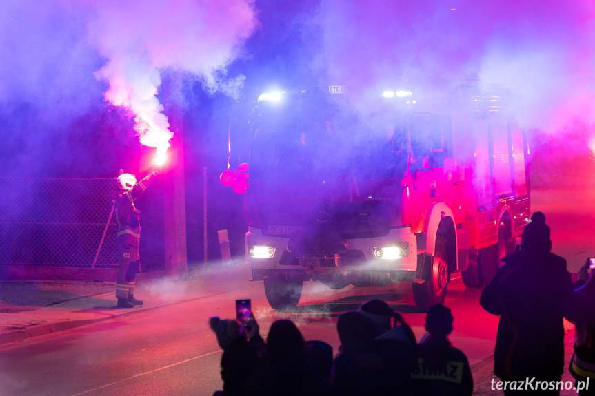 Strażacy z OSP Krosno-Białobrzegi powitali nowy samochód ratowniczo-gaśniczy